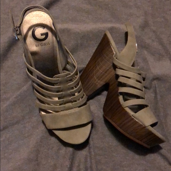 Guess Sandal Peep Toe Block Heel - Picture 1 of 5